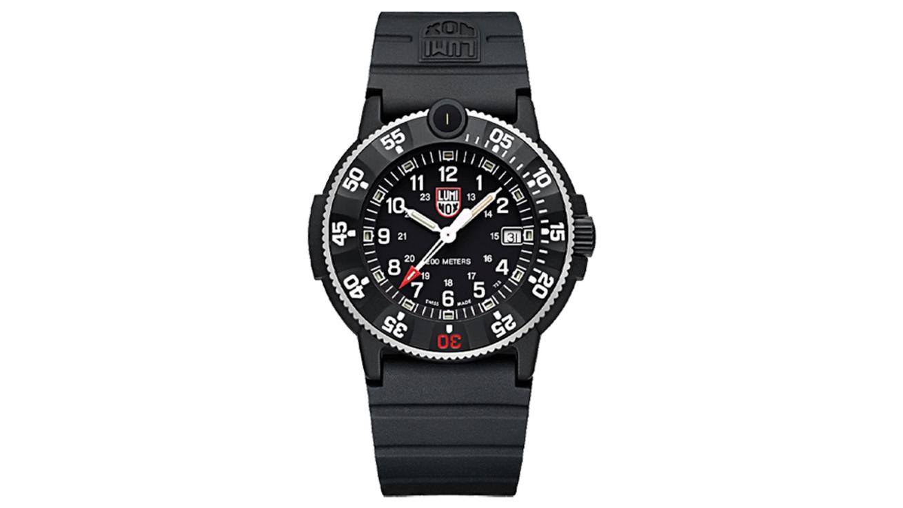 Automatic dive watch with incredible luminous technology